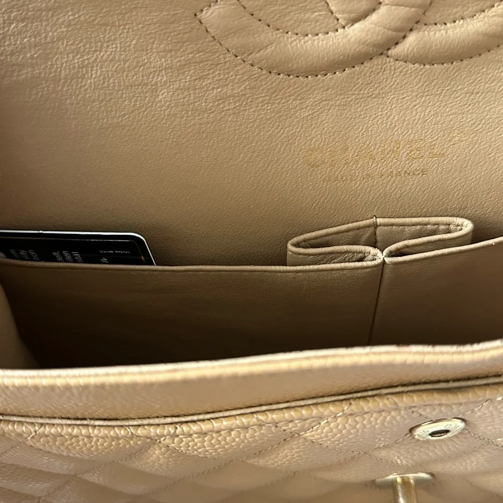 CHANEL Rare Vintage Beige Double Flap Medium - Picture 8 of 14